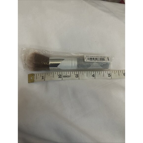 BARE ESCENTUALS BareMinerals SOFT FOCUS FACE BRUSH For Powder Foundation & More - Picture 1 of 6